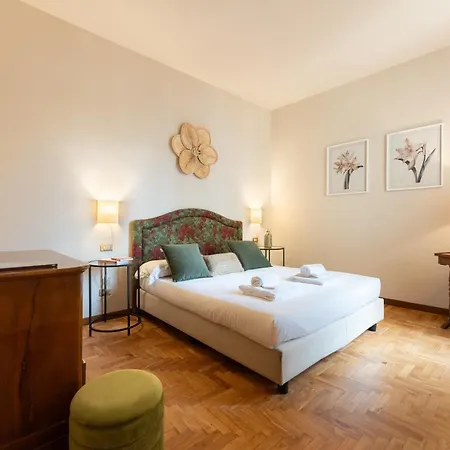 Via Panzani 16, 3th Floor - Antonella - Elegant & Spacious, 3-bedroom In Historic Center *