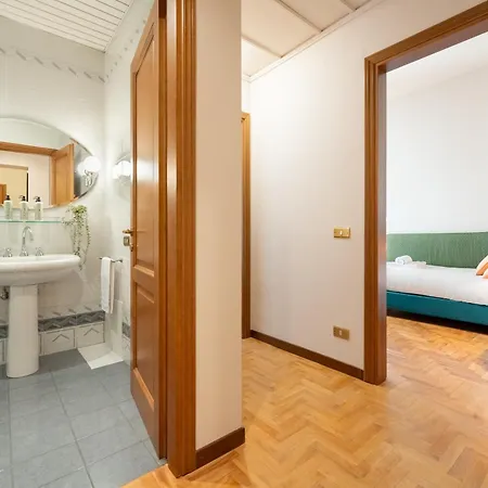 Apartment Via Panzani 16, 3th Floor - Antonella - Elegant & Spacious, 3-bedroom In Historic Center *