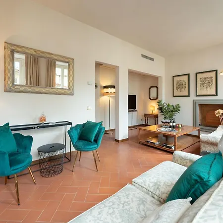 Via Panzani 16, 3th Floor - Antonella - Elegant & Spacious, 3-bedroom In Historic Center Florence