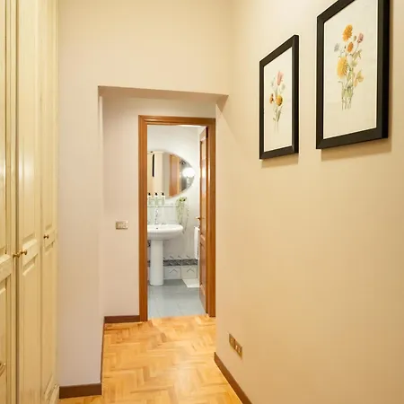 Via Panzani 16, 3th Floor - Antonella - Elegant & Spacious, 3-bedroom In Historic Center Apartment *