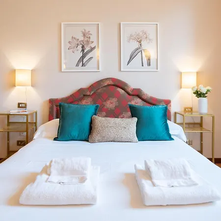 Via Panzani 16, 3th Floor - Antonella - Elegant & Spacious, 3-bedroom In Historic Center
