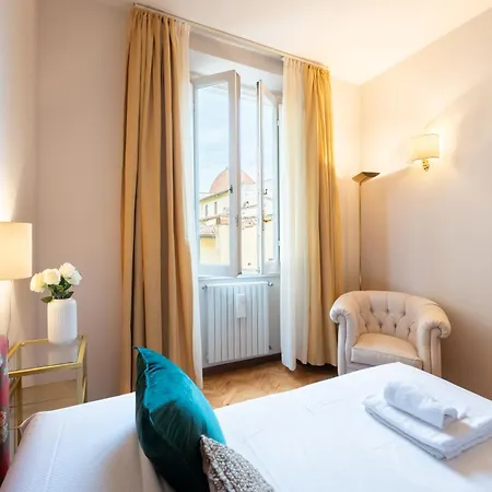 Via Panzani 16, 3th Floor - Antonella - Elegant & Spacious, 3-bedroom In Historic Center Apartment Florence