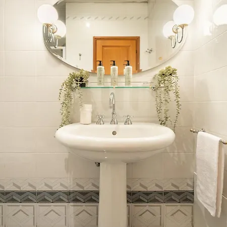 Apartment Via Panzani 16, 3th Floor - Antonella - Elegant & Spacious, 3-bedroom In Historic Center Florence