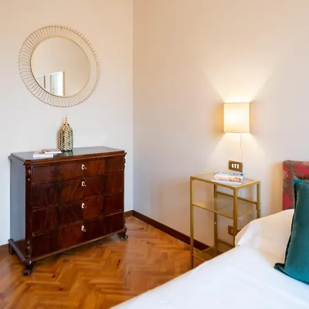 Via Panzani 16, 3th Floor - Antonella - Elegant & Spacious, 3-bedroom In Historic Center Florence