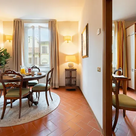 Via Panzani 16, 3th Floor - Antonella - Elegant & Spacious, 3-bedroom In Historic Center