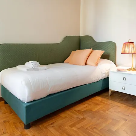 Via Panzani 16, 3th Floor - Antonella - Elegant & Spacious, 3-bedroom In Historic Center Apartment
