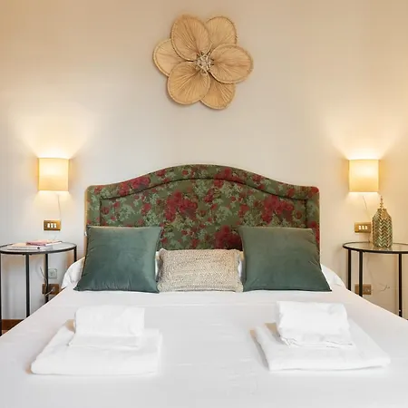 Apartment Via Panzani 16, 3th Floor - Antonella - Elegant & Spacious, 3-bedroom In Historic Center