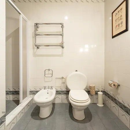 Via Panzani 16, 3th Floor - Antonella - Elegant & Spacious, 3-bedroom In Historic Center Apartment *