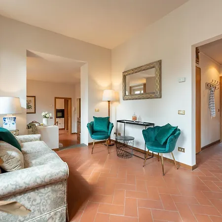 Apartament Via Panzani 16, 3rd Floor - Antonella - Elegant & Spacious, 3-bedroom In Historic Center *