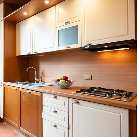 Via Panzani 16, 3rd Floor - Antonella - Elegant & Spacious, 3-bedroom In Historic Center Apartament