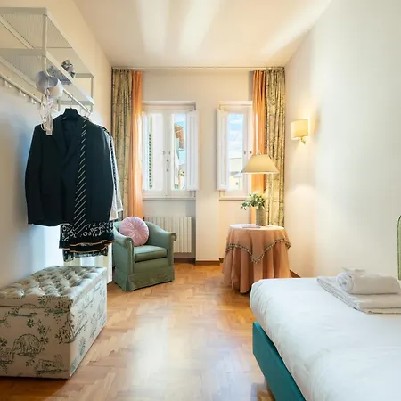 Via Panzani 16, 3th Floor - Antonella - Elegant & Spacious, 3-bedroom In Historic Center *